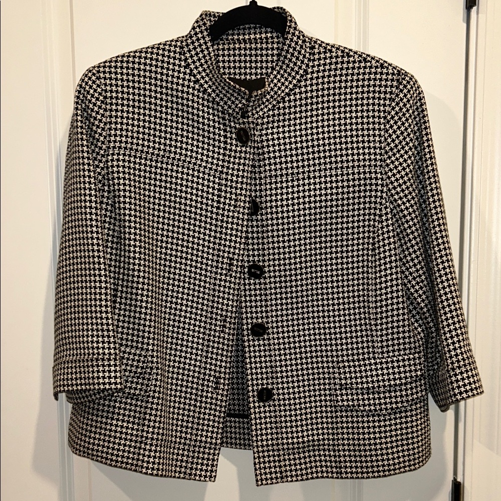 Carlisle Black and White Houndstooth Blazer